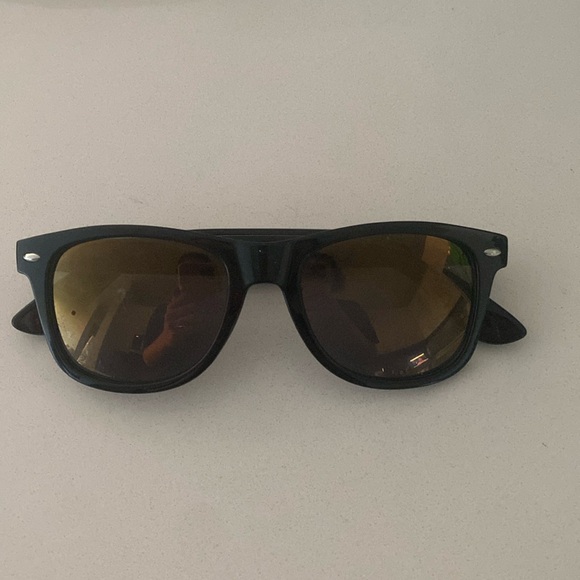 uo sunglasses - Picture 1 of 3